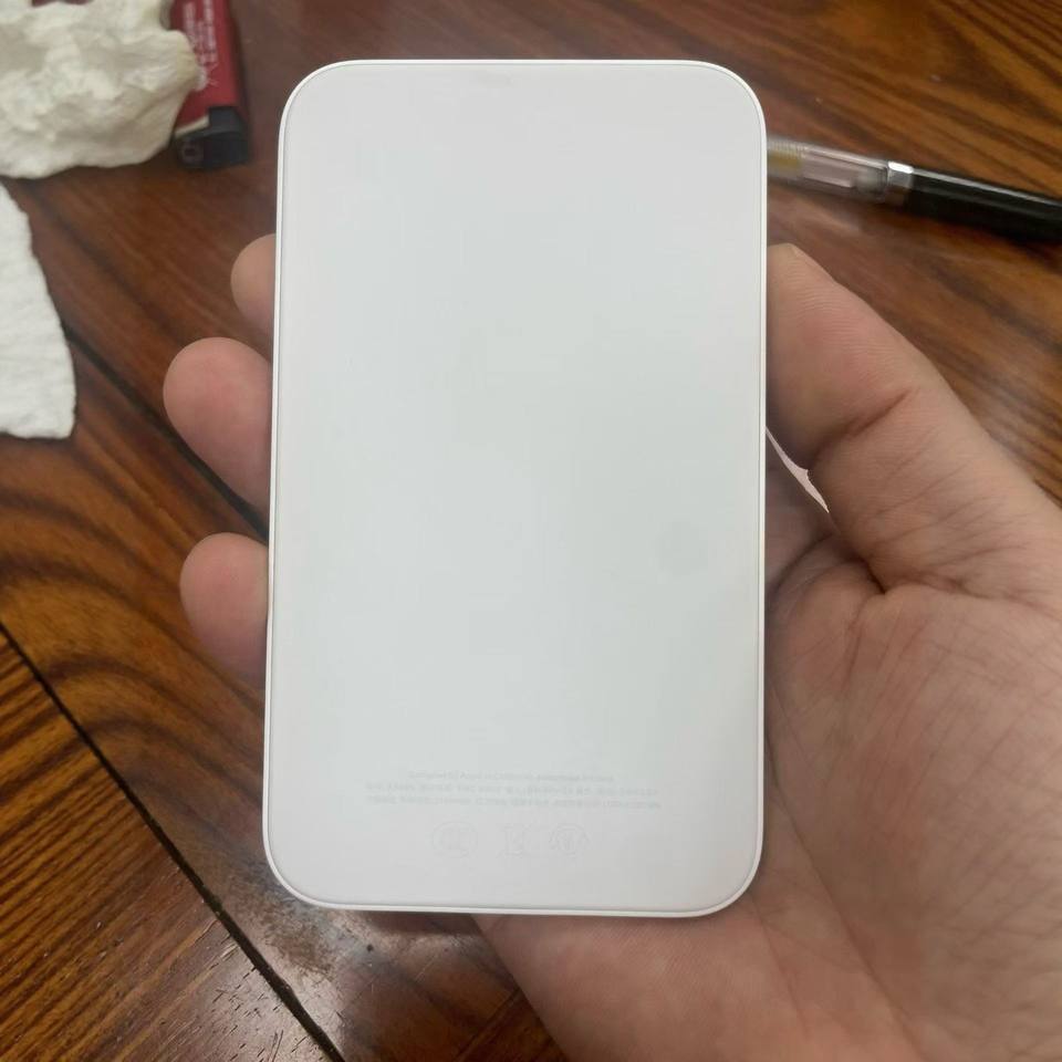iPhone Air MagSafe Power Bank - Attached to iPhone
