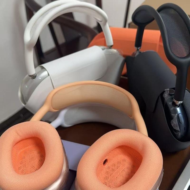 MAX 2nd Gen ANC Headphones - Detail